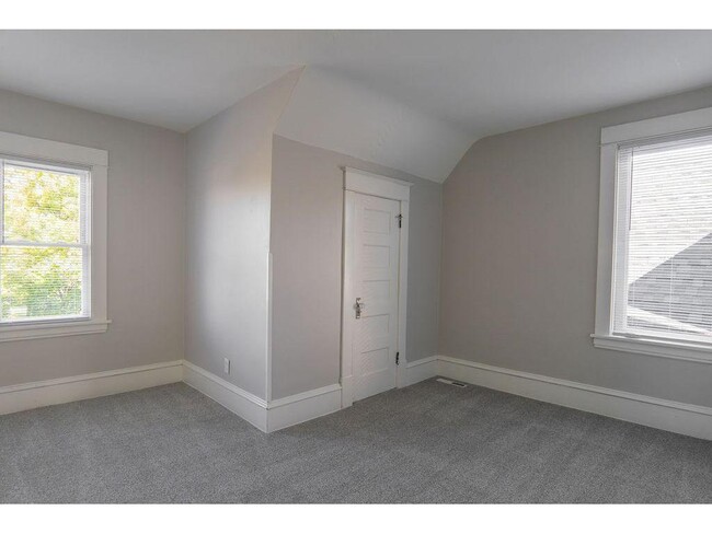 Building Photo - 1606 Concordia Ave