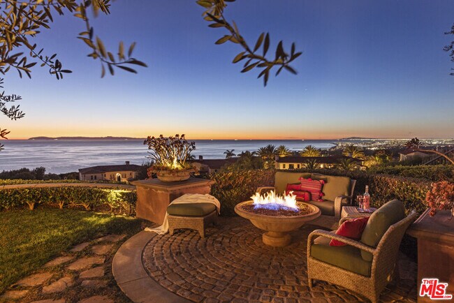 Building Photo - 28 Deep Sea