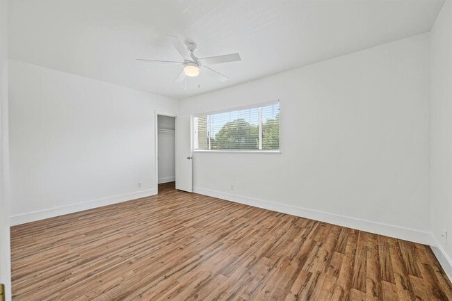 Building Photo - 2401 Winsted Ln