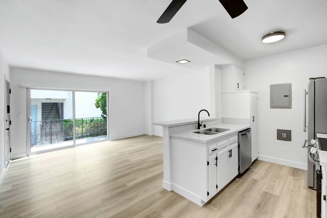 Interior Photo - 1442 Brockton
