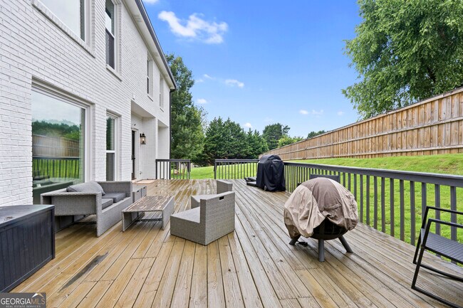 Building Photo - 4221 Willow Oak Dr