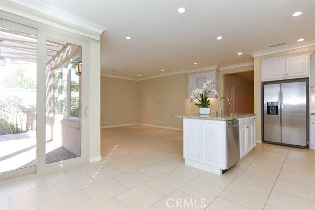 Building Photo - 107 Bianco