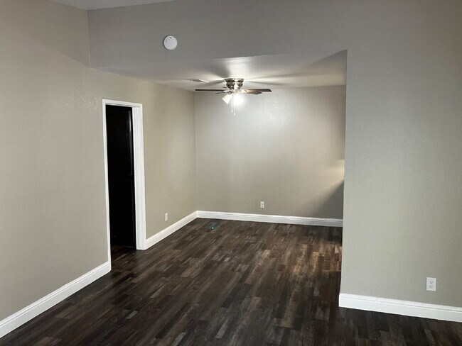 Building Photo - 3559 Guadalupe Ave