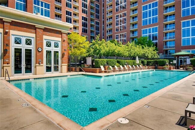 Building Photo - 1820 Peachtree Rd NW