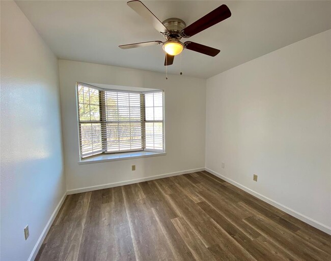 Building Photo - 5502 Longhorn Landing
