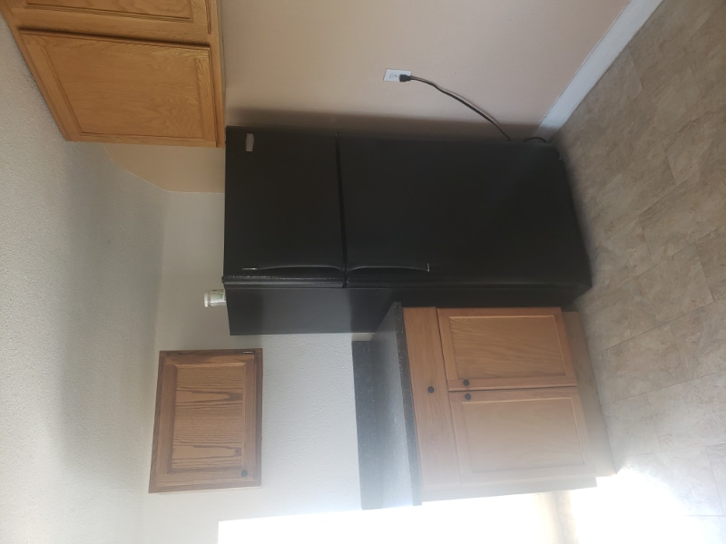 Building Photo - 324 W 6th St