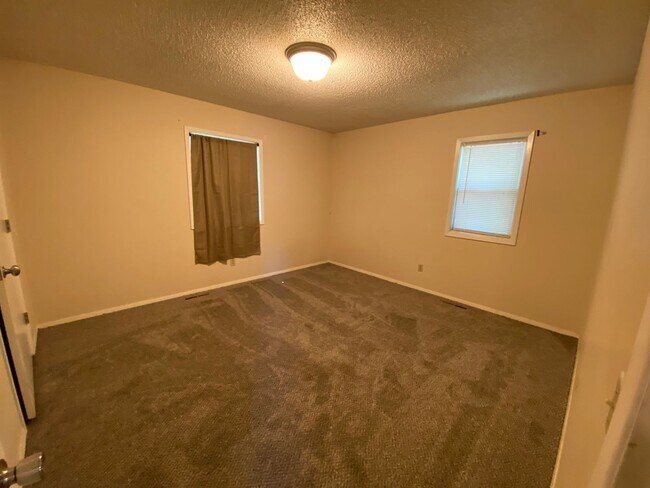 Building Photo - 109 Aspen Cir