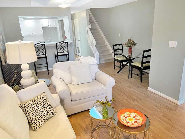 Building Photo - 1575 Ivy Trce