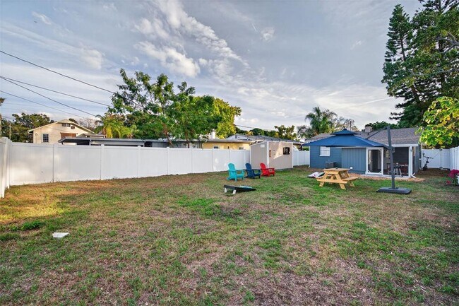 Building Photo - 2301 14th Ave N