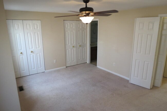 Building Photo - 2208 Wimbledon Cir