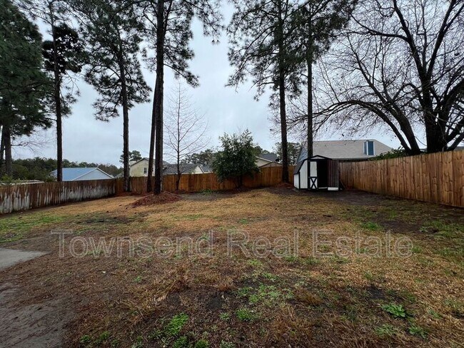Building Photo - 7121 Dayspring Dr