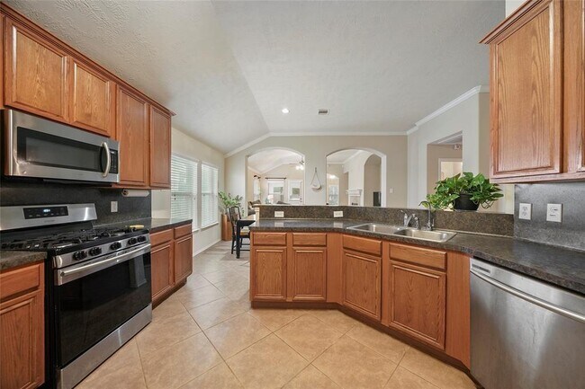 Building Photo - 14411 Dakota Bend Dr