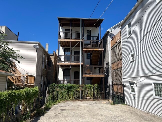 Building Photo - 1227 W Ohio St