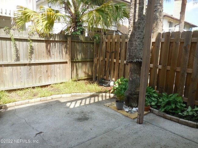 Building Photo - 2074 2nd St S