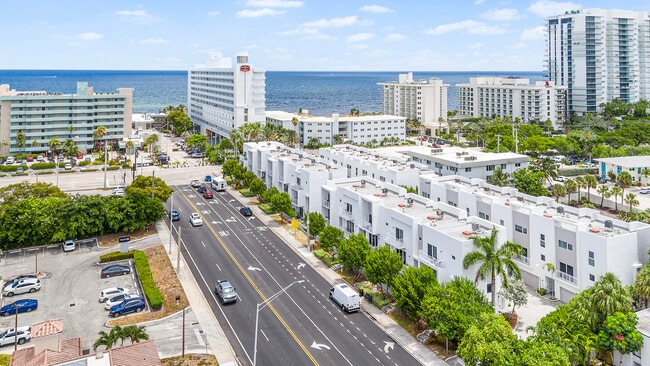 Building Photo - 1367 N Ocean Blvd