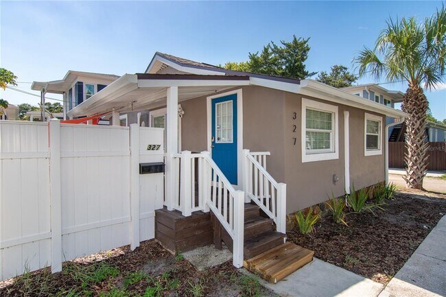 Building Photo - 327 25th St S