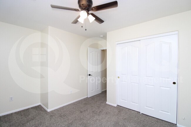 Building Photo - 4256 E Baylor Ln