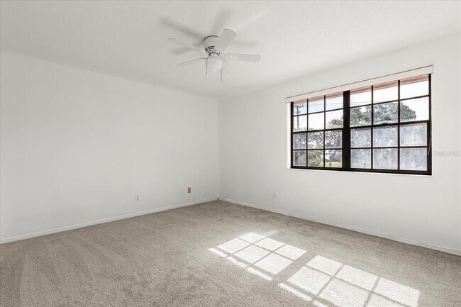 Building Photo - 2250 S Palmetto Ave