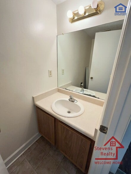 Building Photo - 101 Bybee Dr