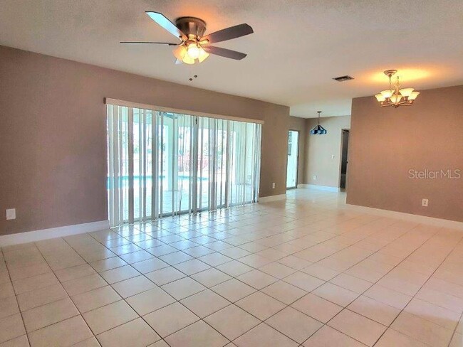 Building Photo - 910 Santa Brigida Ct