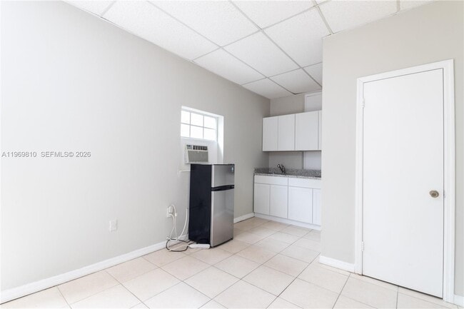 Building Photo - 5807 SW 41st St