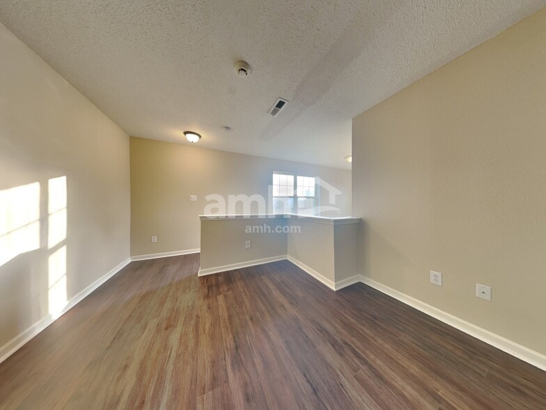 Building Photo - 4291 Raintree Rd