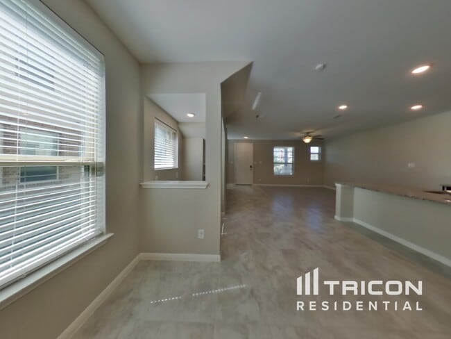 Building Photo - 5911 Pleasanton Pkwy