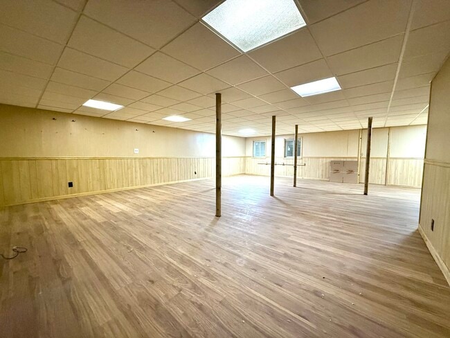 Building Photo - 1209 W Bauer Rd