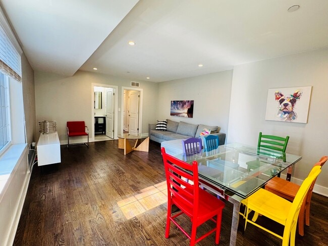 Building Photo - 1012-14 S Randolph St