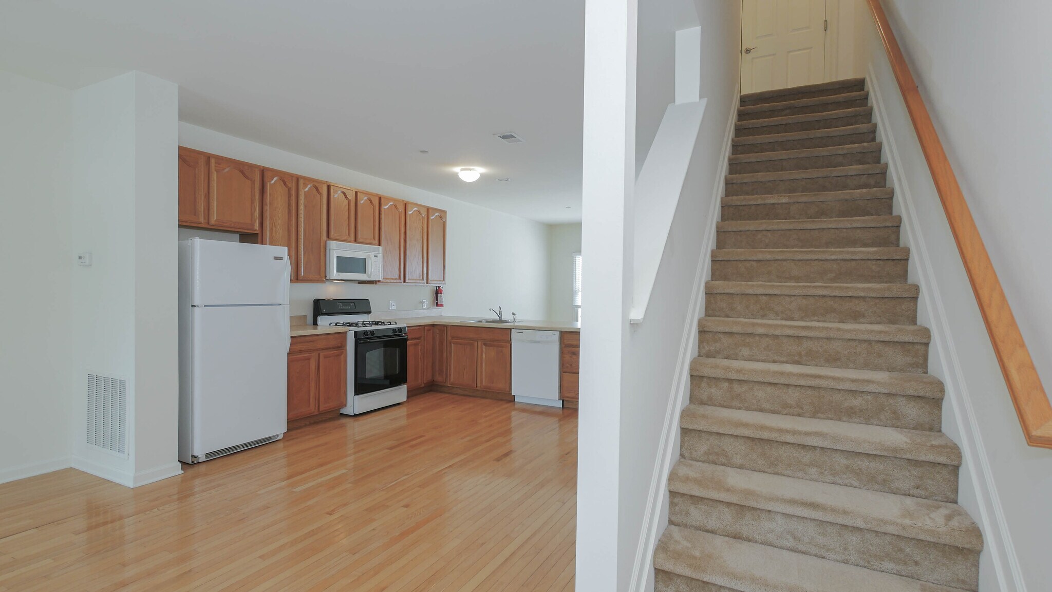 Building Photo - 4 Chelsea Ct