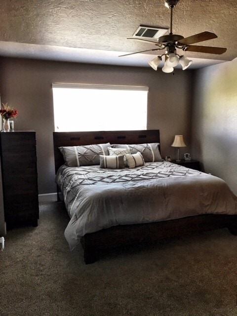 Building Photo - Beautiful 1-Bedroom with Balcony & Garage Available for Move In NOW