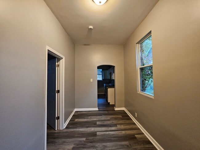 Building Photo - Newly updated 1 bedroom 1 bath apartment for rent!