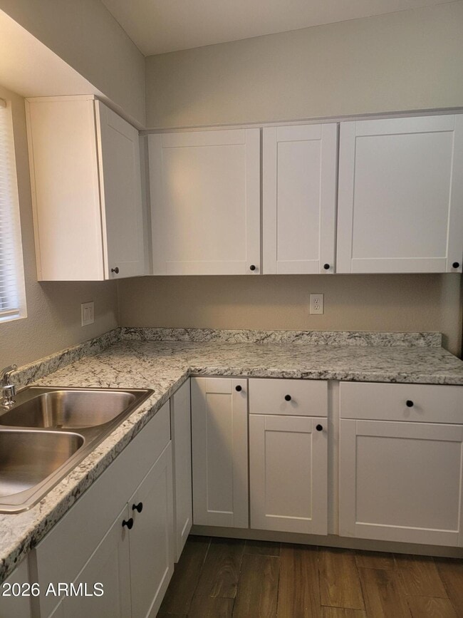 Building Photo - 204 N Standage
