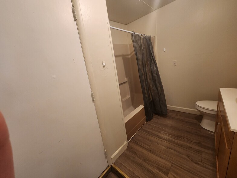 Building Photo - 122 Highland Dr