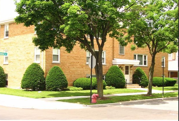 Building Photo - 4400 N Mango Ave