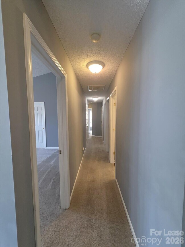 Building Photo - 8417 Appledale Dr
