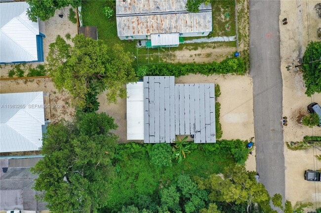 Building Photo - 11 Judy Pl