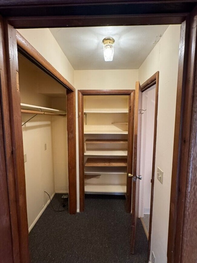 Building Photo - 415 E Hersey St