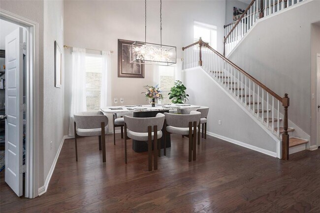 Building Photo - 1225 Peregrine Way