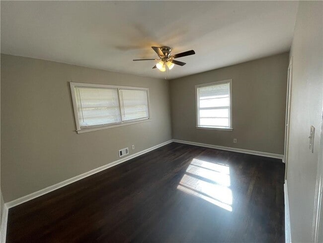 Building Photo - 3043 Glendale Ct