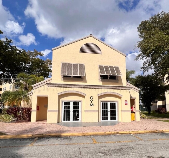 Building Photo - 8290 Lake Dr