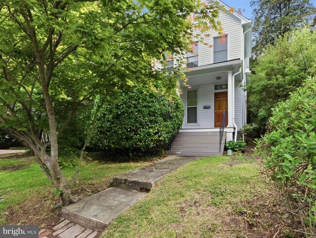 Building Photo - 6008 Clearspring Rd