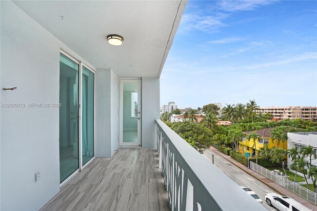 Building Photo - 8233 Harding Ave