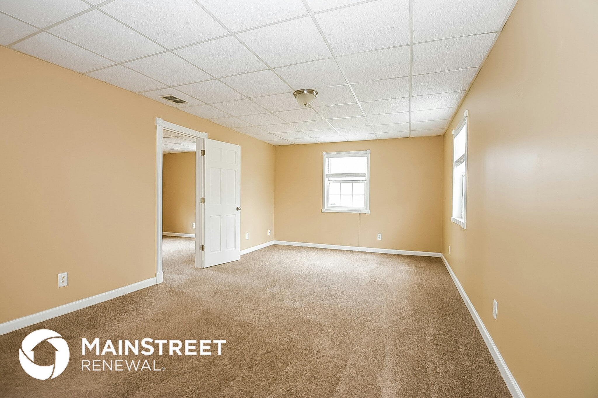 Building Photo - 4372 Lakeside Hills Way NE