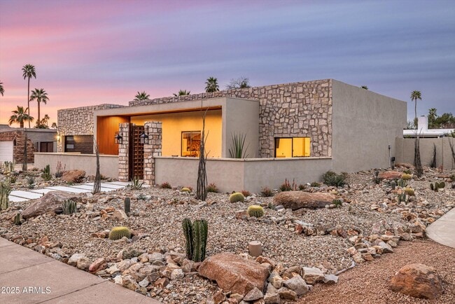 Building Photo - 6912 E Ludlow Dr