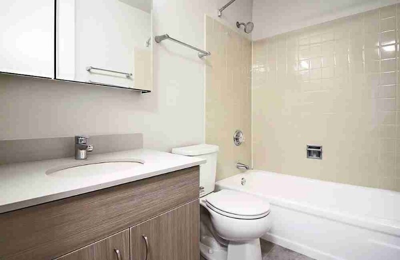 Building Photo - 1138 N Dearborn Pkwy