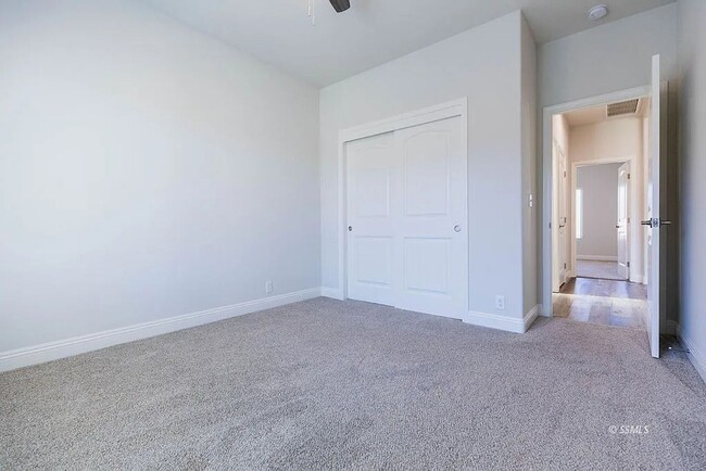 Building Photo - Charming 4-Bedroom Home with Modern Upgrad...