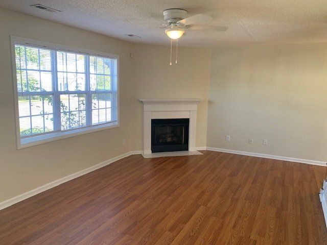 Building Photo - 3935 Sterling Pointe Dr