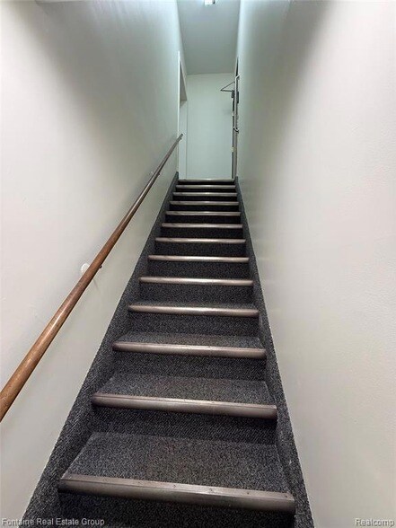 Building Photo - 107 W Grand River Ave