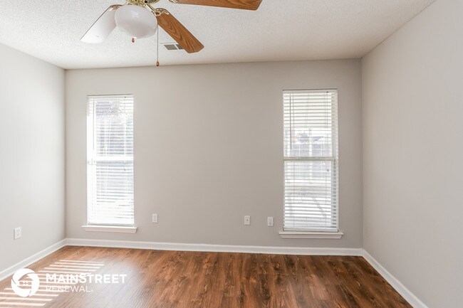 Building Photo - Apply Today - Move In Specials!